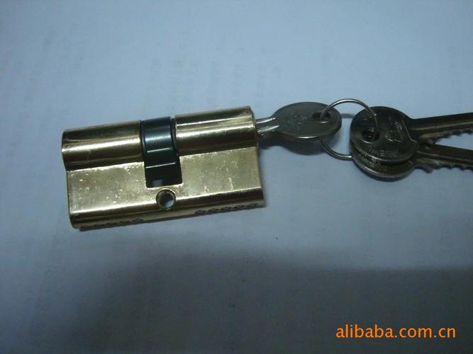 专业供应美式锁体门锁锁具配件描述 功能及特性: 产品说明: 适应门厚
